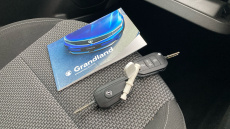 Vauxhall Grandland 1.2 Turbo SE 5dr Petrol Hatchback